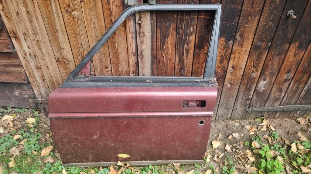 Portier motorkap spatbord volvo 240, Auto-onderdelen, Ophalen, Volvo