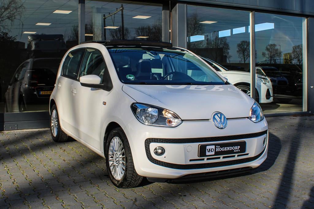 Volkswagen Up! 1.0 high up! BlueMotion PANO NAVI PDC AUDIO A, Voorwielaandrijving, Stof, Gebruikt, 840 kg
