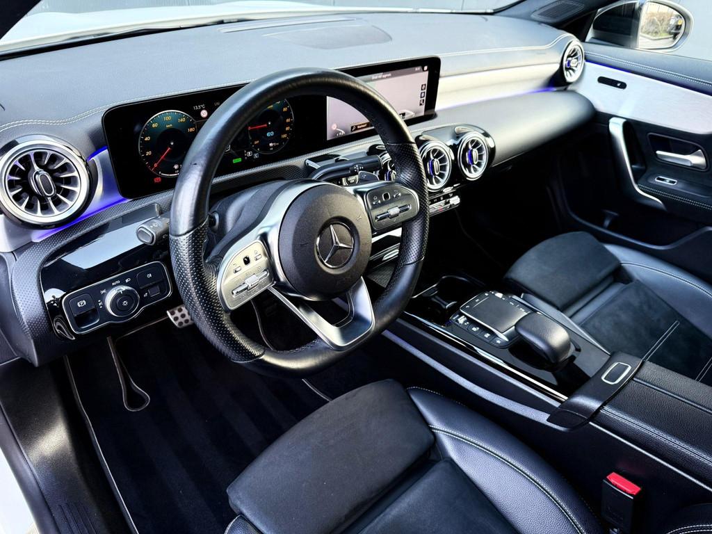 Mercedes-Benz CLA-klasse Shooting Brake 250 e AMG line pano, Auto's, CLA, Stof, Gebruikt, Euro 6