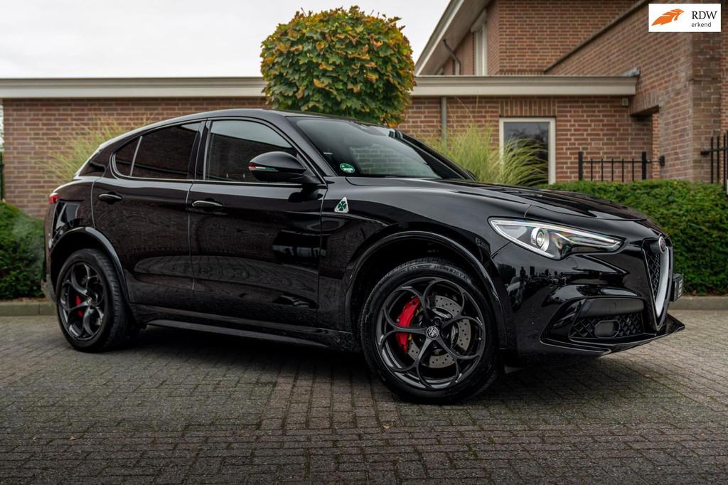 Alfa Romeo Stelvio 2.9 V6 AWD Quadrifoglio 510 PK Adaptive C, Auto's, Automaat, Gebruikt, 510 pk, Zwart