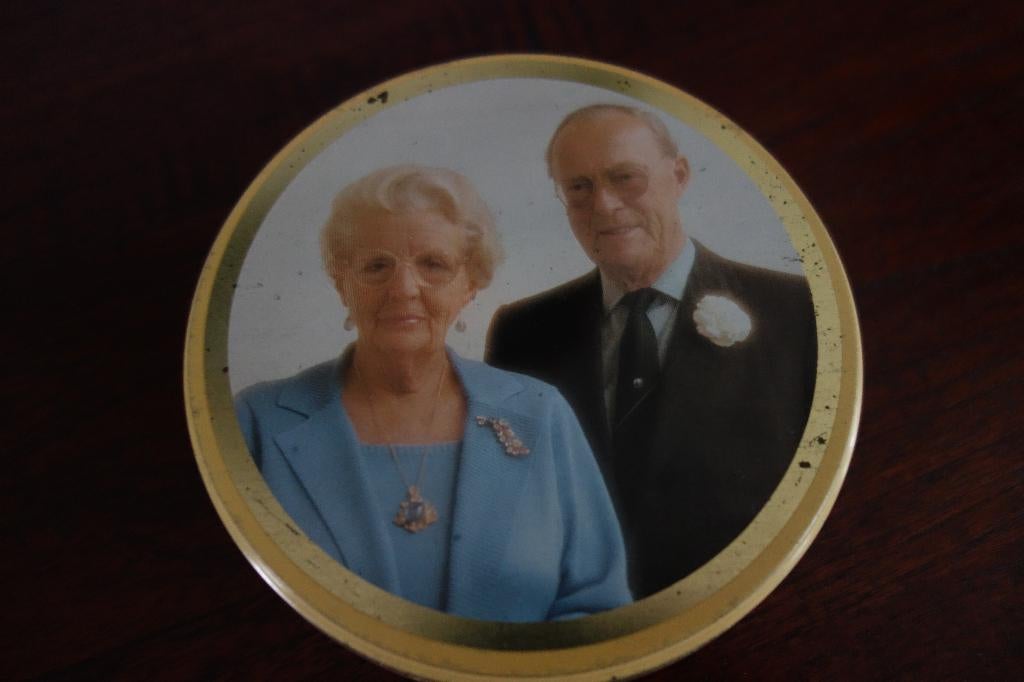 Blik Gouden huwelijk Juliana-Bernhard, Ophalen of Verzenden, Gebruikt, Nederland, Overige typen