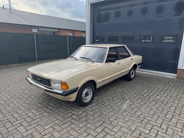 Ford Taunus 1600 1979, Auto's, Oldtimers, Stof, 1600 cc, Beige, Handgeschakeld