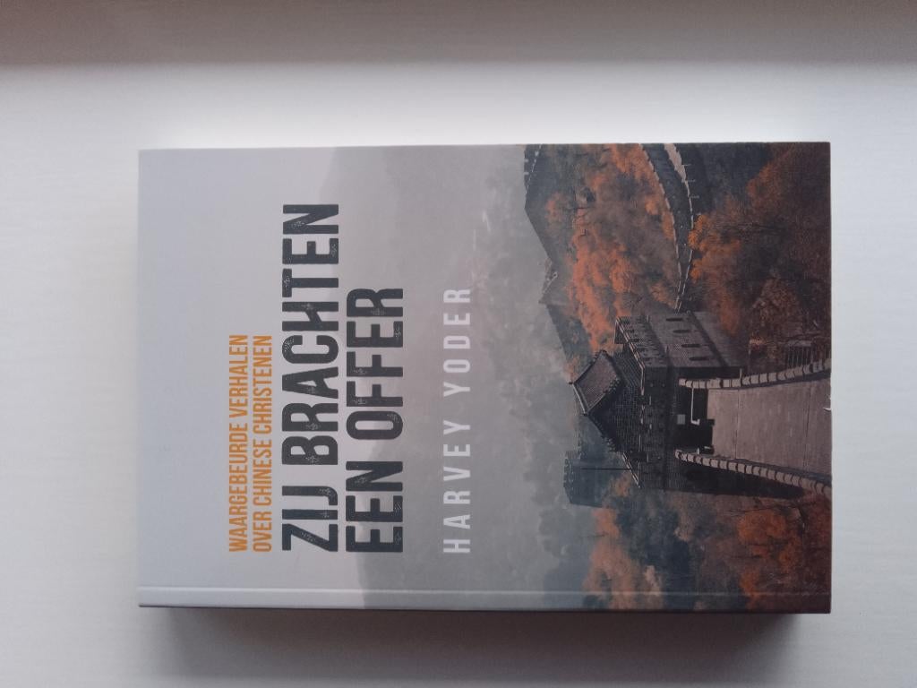 Zij brachten een offer - Harvey Yoder, Harvey Yoder, Christendom | Protestants, Ophalen of Verzenden, Zo goed als nieuw