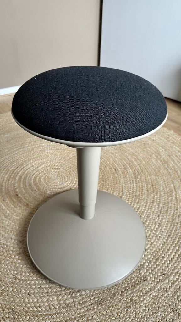 In hoogte verstelbare kruk van IKEA, Ophalen, In hoogte verstelbaar, Zo goed als nieuw, Overige materialen