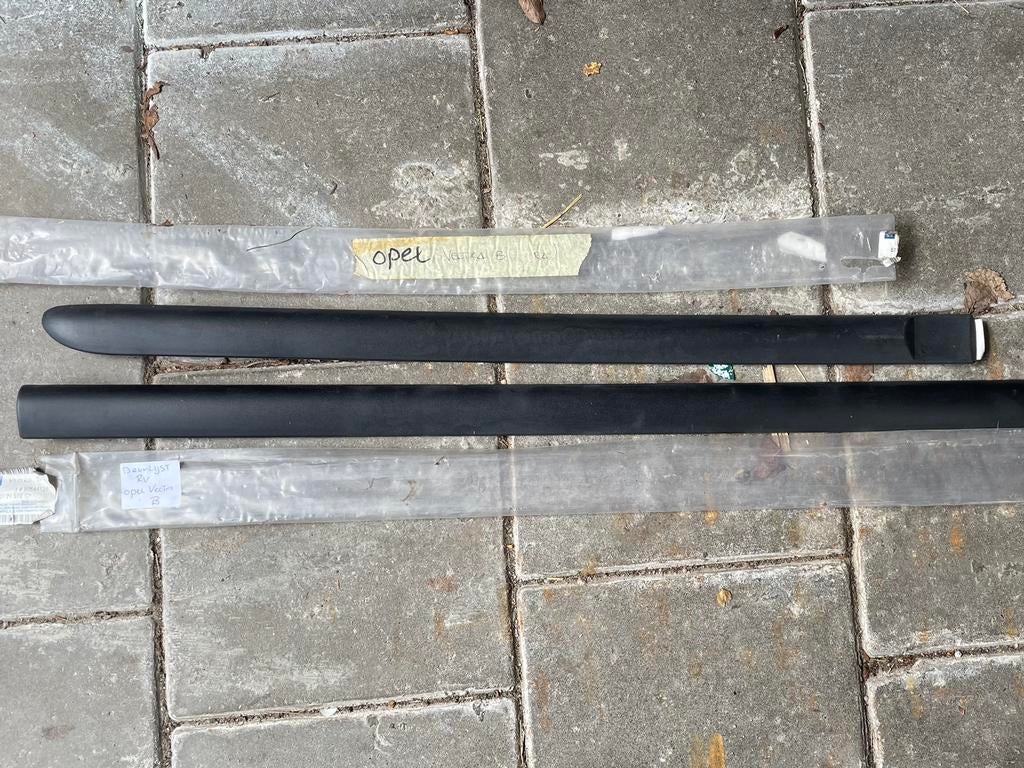 Nieuwe deurlijsten rechterkant Opel Vectra B, Ophalen of Verzenden, Zo goed als nieuw