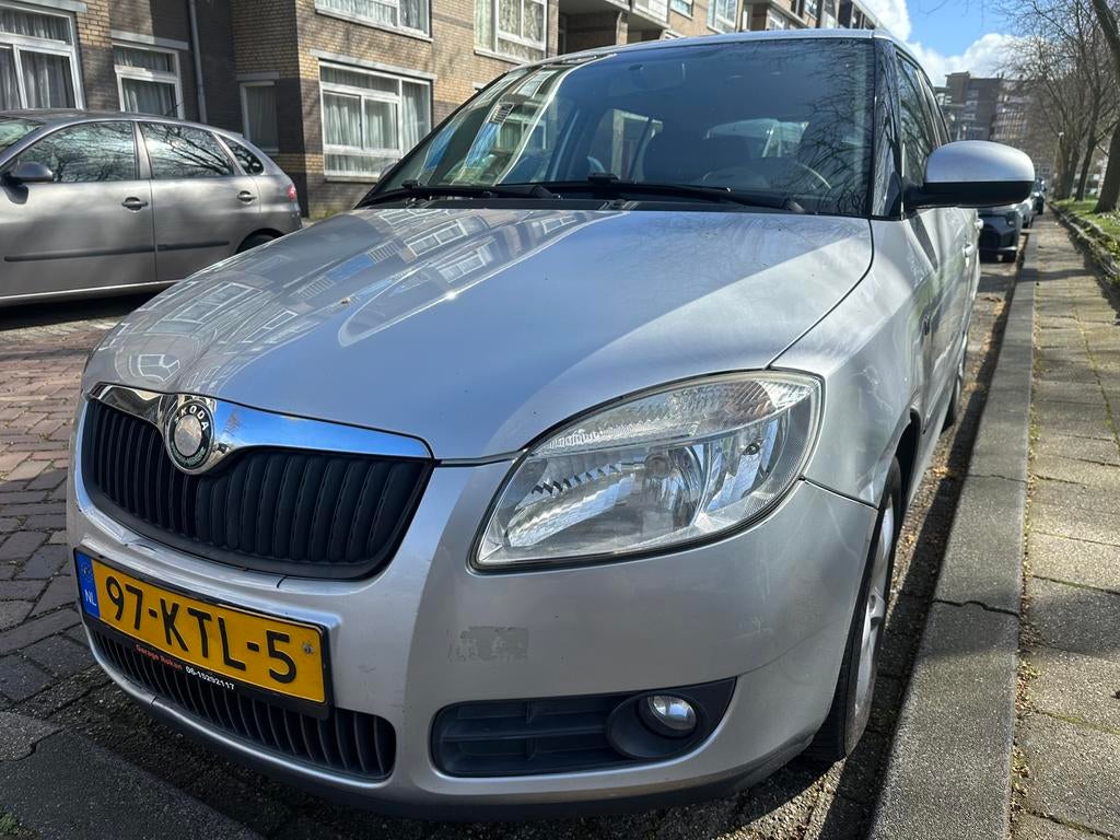 Skoda Fabia 1.4 16V *TOP AUTO* LAAGSTE PRIJS VOL OPTIES!!, Auto's, Voorwielaandrijving, 40 €/maand, Zwart, 4 cilinders