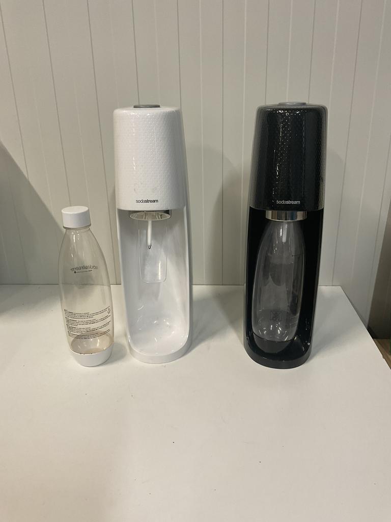 Sodastream wit of zwart 15 euro per stuk, Ophalen, Zo goed als nieuw