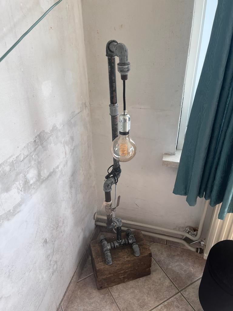 Industriële lamp, Ophalen, Gebruikt, Hout, 100 tot 150 cm