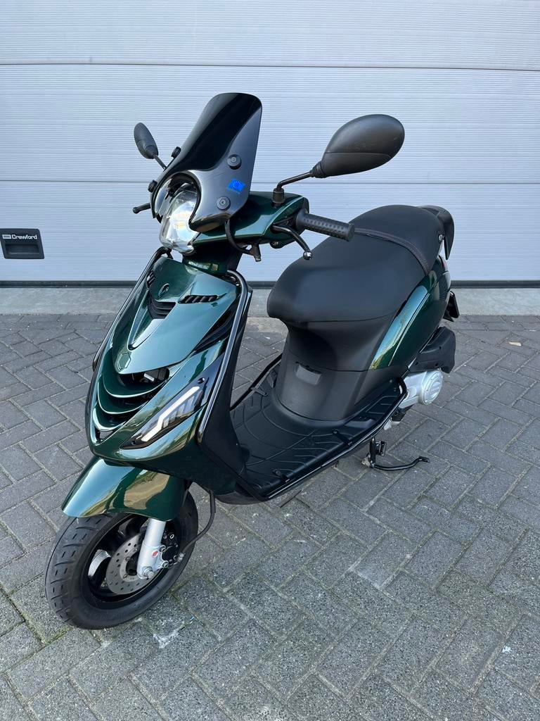 Piaggio zip 4 takt 50cc Iget 2023 | Brom | Groen | Alpha led, Ophalen of Verzenden, Zo goed als nieuw, Benzine, Zip