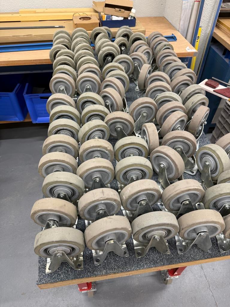 110 Zwenkwielen 125mm diameter, 156mm hoog, Doe-het-zelf en Verbouw, Zwenkwielen, Ophalen, Gebruikt