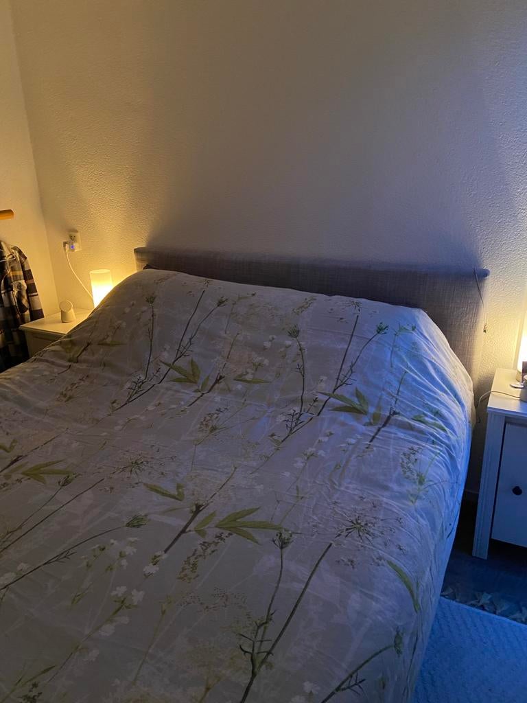 IKEA boxspring grijs met topmatras en achterwand, Ophalen, Tweepersoons, Zo goed als nieuw, 200 cm