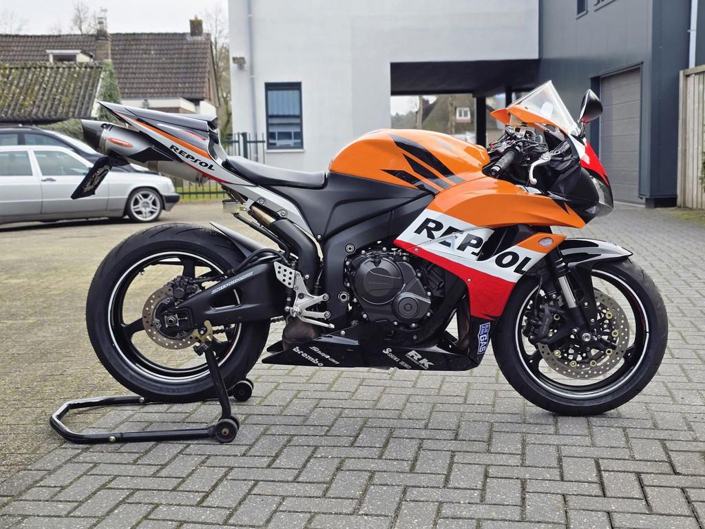 Honda Sport CBR 600RR Repsol uitgevoerd. Nieuwe banden. - foto 3