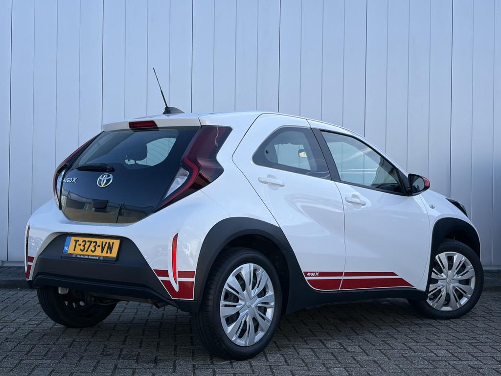 Toyota Aygo X 1.0 VVT-i MT Play Red Pack Carplay NL Auto Ada, 12 maanden, 920 kg, 4 stoelen, Wit