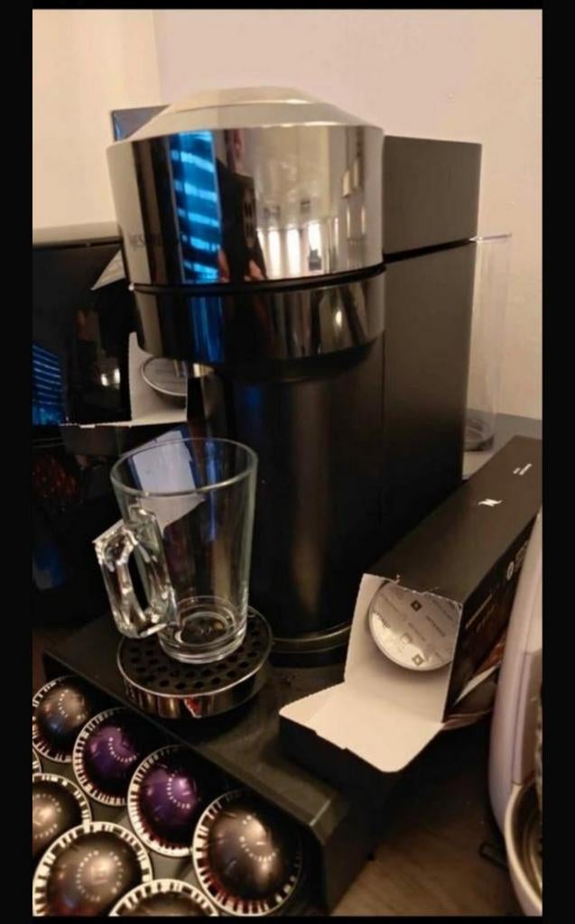Nespresso Vertuo Next deluxe koffiemachine met cups, Witgoed en Apparatuur, Koffiezetapparaten, Koffiemachine, Ophalen