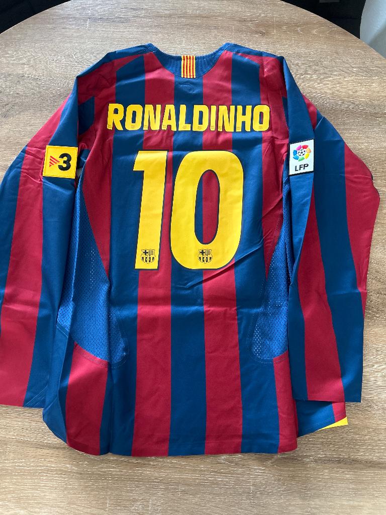 Ronaldinho Barcelona reissued, Maat M, Ophalen of Verzenden, Nieuw, Shirt