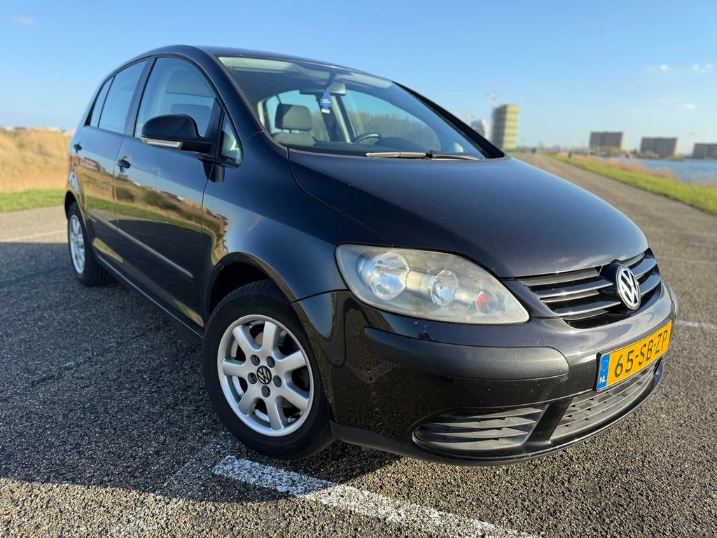 Volkswagen Golf Plus 1.6 FSI Comfortline Business/16INCH/NAP, Auto's, Stof, 4 cilinders, Zwart, Parkeersensor
