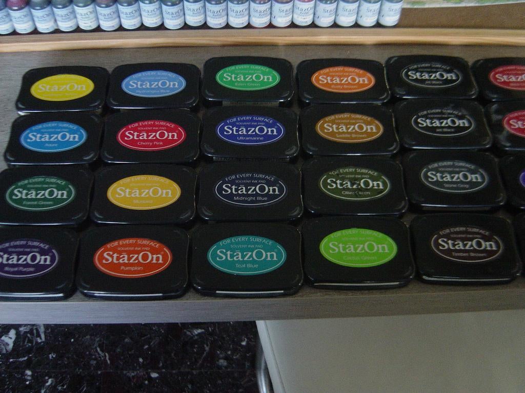 Stazon inkt pads met eventueel navulflesjes, Hobby en Vrije tijd, Stempelen, Zo goed als nieuw, Overige typen, Ophalen of Verzenden