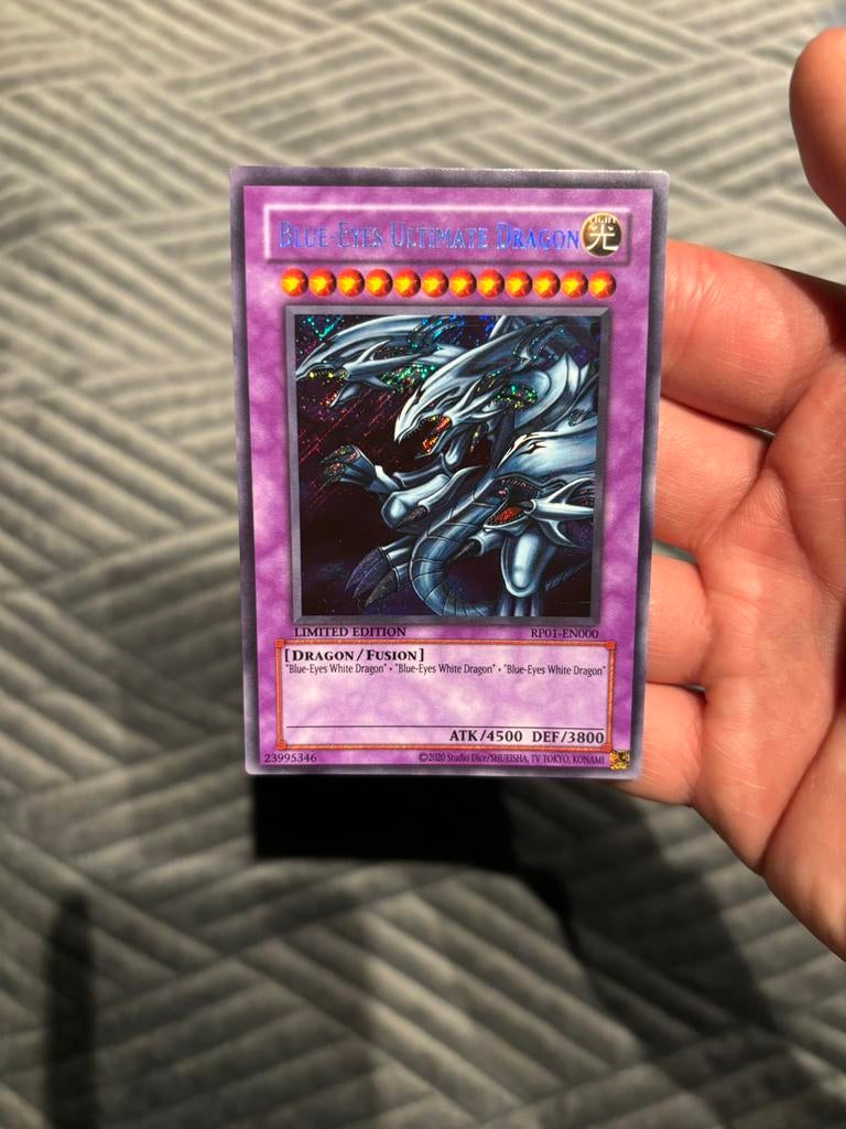 Yugioh RP01 Blue eyes ultimate dragon mint, Hobby en Vrije tijd, Verzamelkaartspellen | Yu-gi-Oh!, Ophalen of Verzenden, Zo goed als nieuw