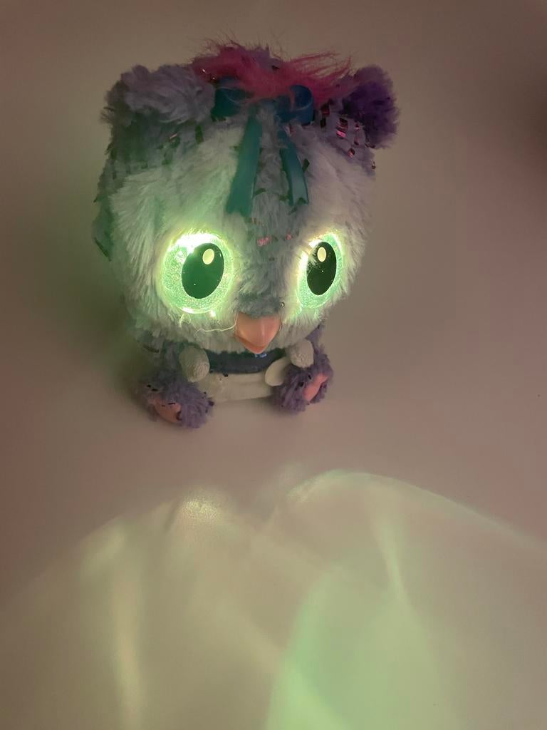 Hatchimals Alive Mystery Ei Pufficorn paars met lichtgevende, Ophalen of Verzenden, Overige typen