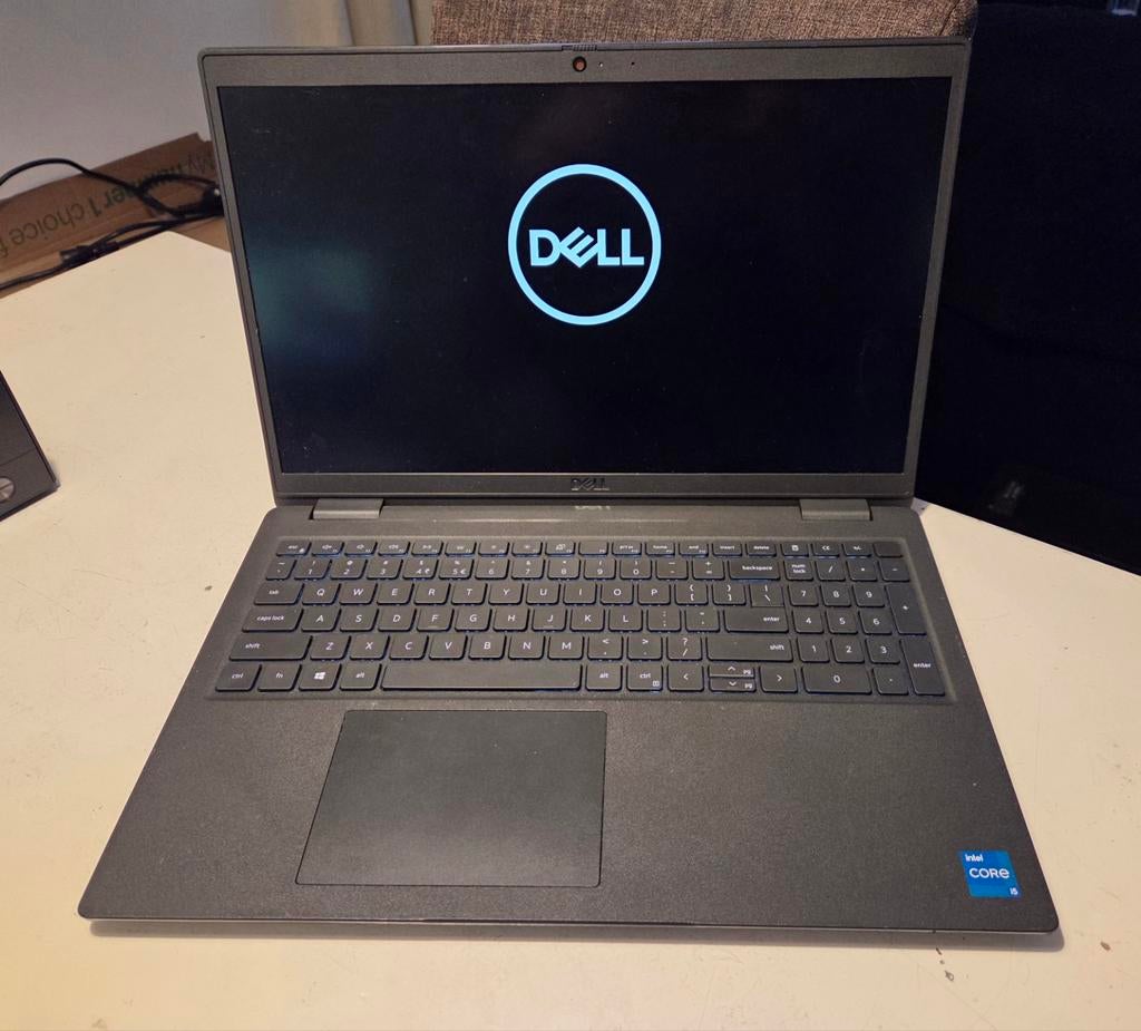 Dell latitude 3520 - i5 - 256 GB - 8 GB, 256 GB, 2 tot 3 Ghz, Qwerty, 8 GB