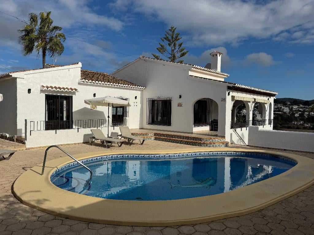 te huur villa in Moraira met prachtig zeezicht Casa Leja, Huizen en Kamers, Buitenland, 140 m², Woonhuis, Spanje, Dorp