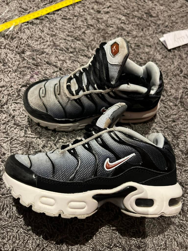 NIKE AIR gympen maat 29,5 origineel zgan, Kinderen en Baby's, Kinderkleding | Schoenen en Sokken, Sportschoenen, Ophalen of Verzenden