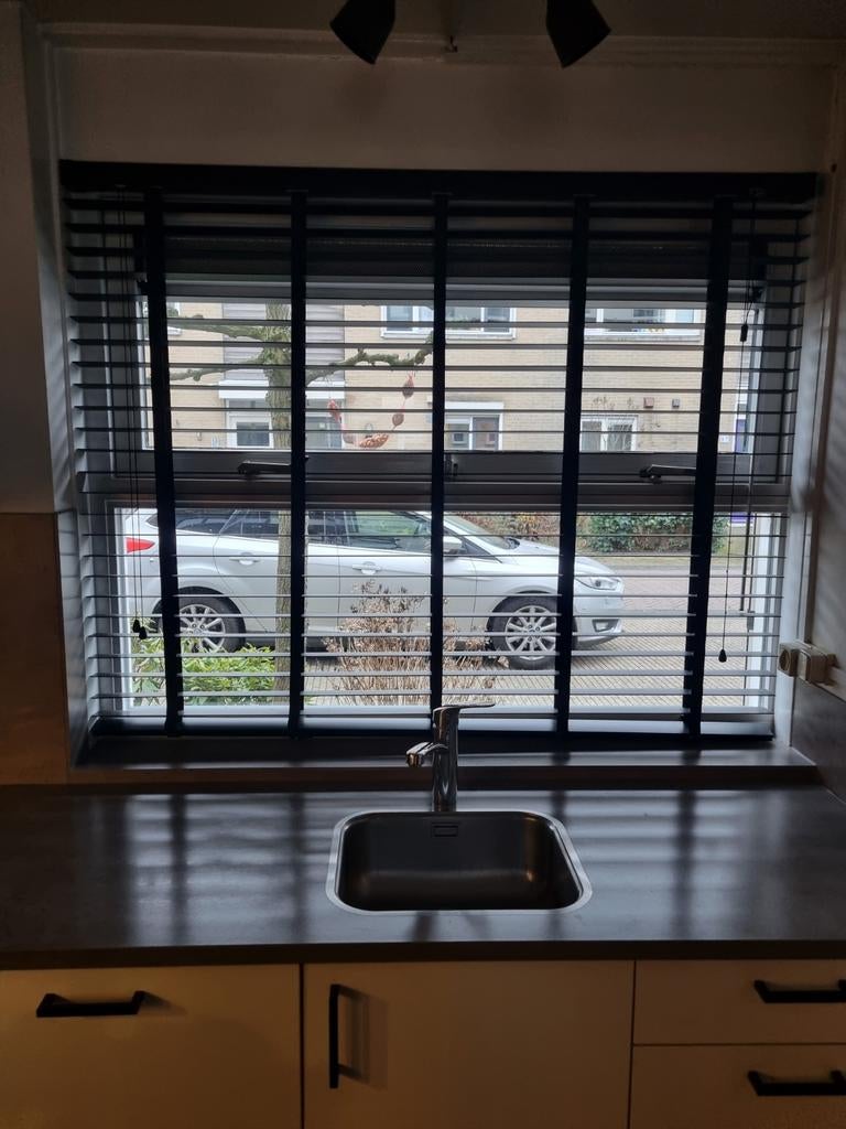 Zwarte houten jaloezieën - 155x130 cm - Zo goed als nieuw, 100 tot 150 cm, Zwart, Ophalen of Verzenden, Zo goed als nieuw