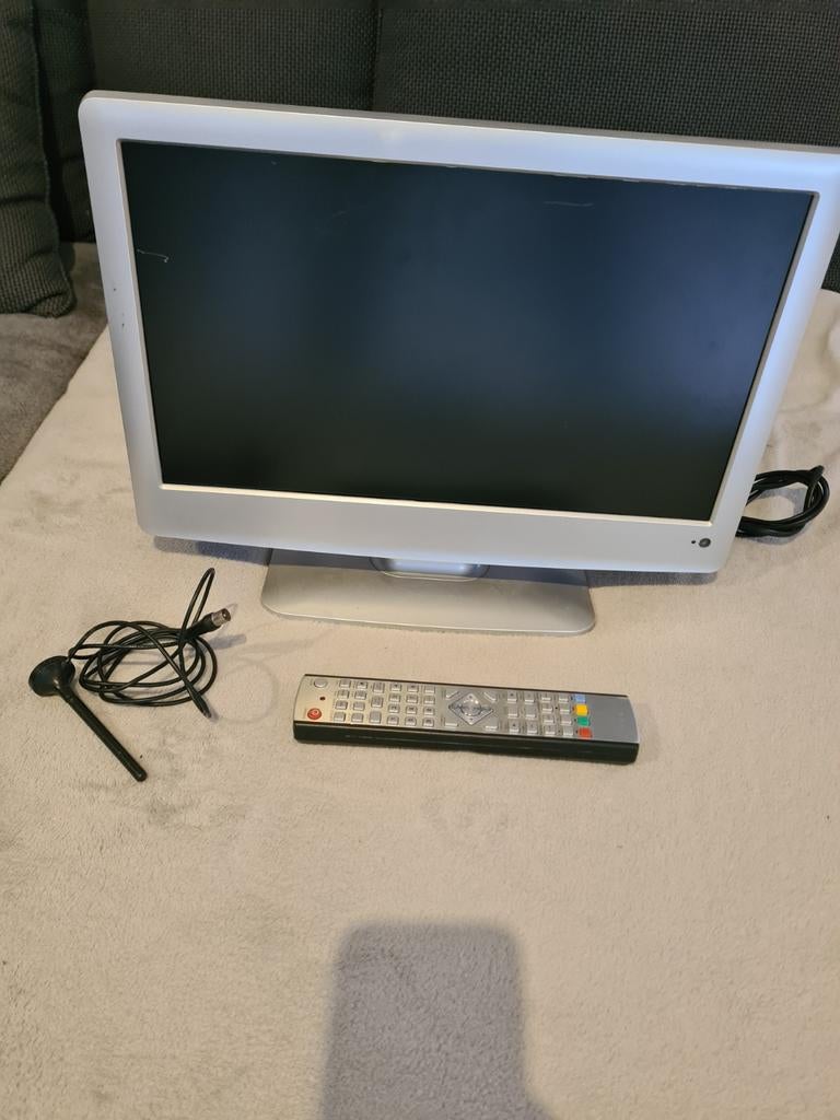 Tevion 18.5" LCD TV met DVD & DVB tuner en antenne, Overige merken, 50 Hz, Ophalen of Verzenden, Zo goed als nieuw