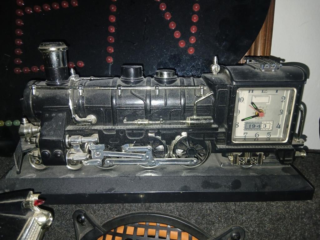 een motorklok een trein klok en de telefoon auto, Ophalen of Verzenden, Gebruikt