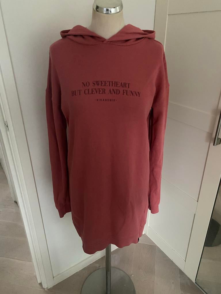 Nikkie trui met capuchon - Maat M, Maat 38/40 (M), Ophalen of Verzenden, Roze, Gedragen