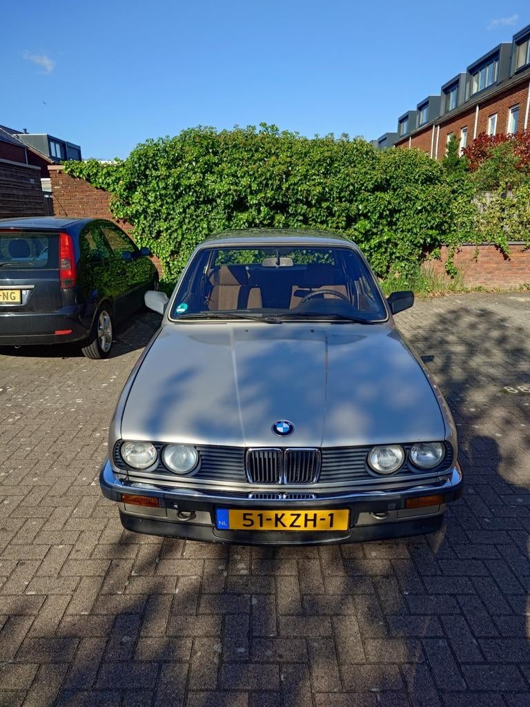 BMW 3-Serie 325e 1986 Beige, Auto's, BMW, Particulier, 3-Serie, Bluetooth, Centrale vergrendeling, Elektrische buitenspiegels