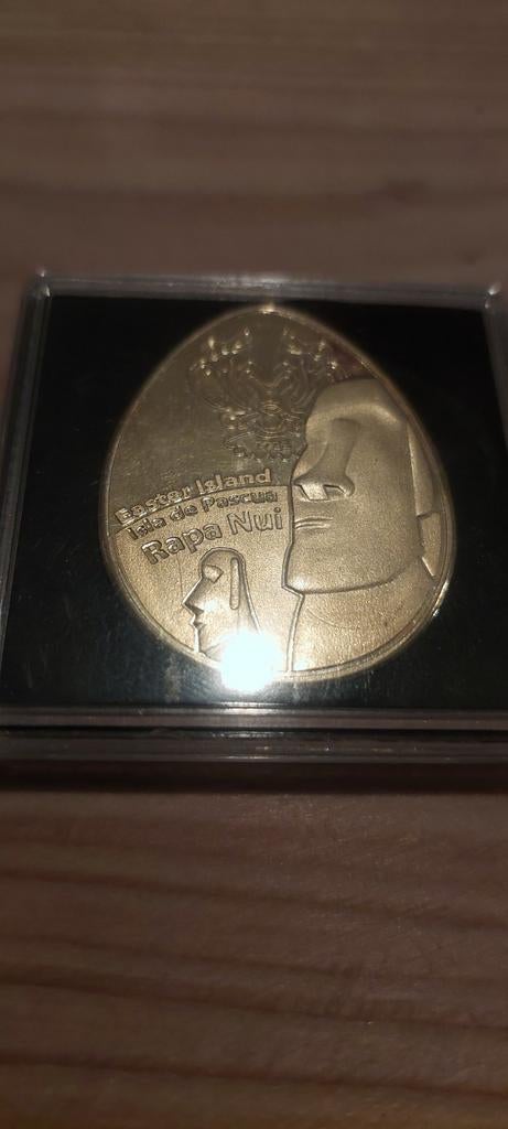 Vergulde Paasmunt - Paasei Vorm, Ophalen of Verzenden, Zo goed als nieuw