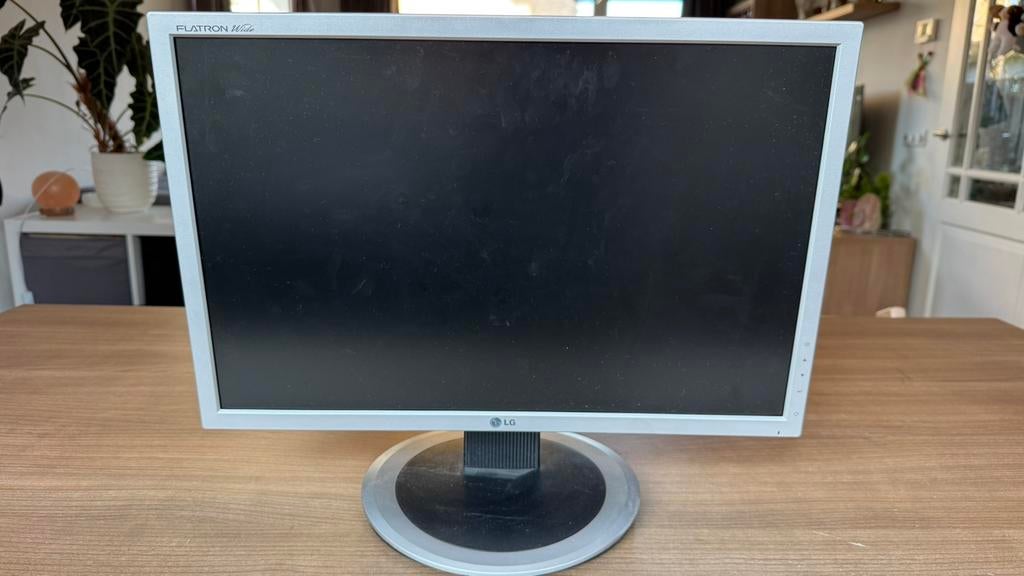LG Monitor, Ophalen, 20", Zo goed als nieuw, Overige resoluties