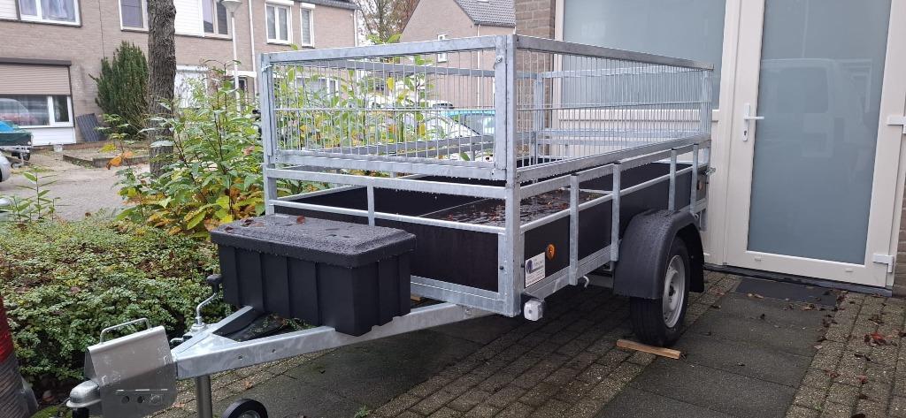 Te huur Aanhanger met loofrekken, Ophalen, Zo goed als nieuw