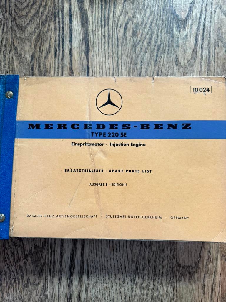 Mercedes onderdelen boek 220SE W128 injectie motor ponton, Ophalen of Verzenden