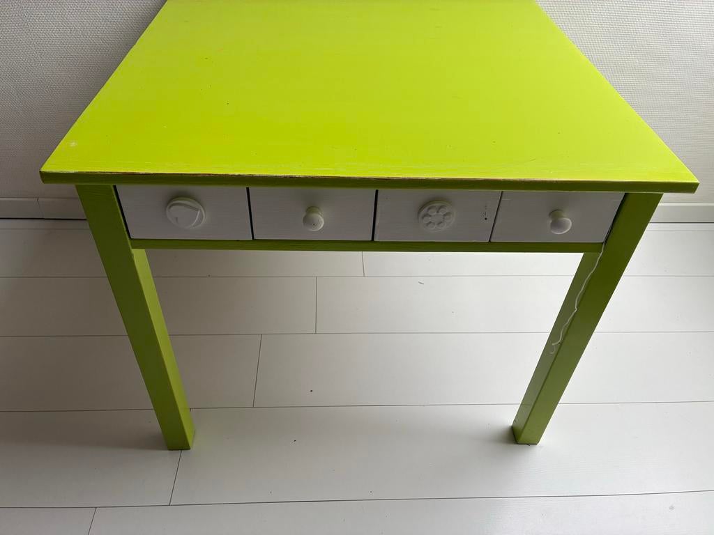 Leuke groene kindertafel met laatjes, Ophalen, Gebruikt, Tafel(s)