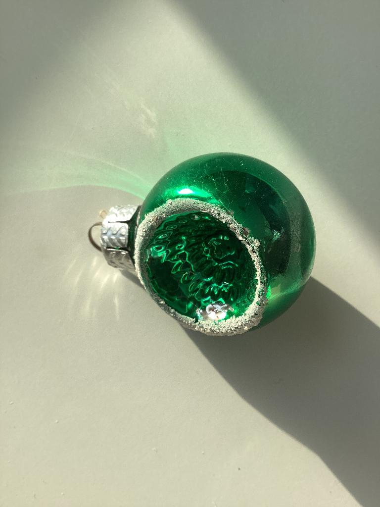 Oude Antieke Vintage Gekleurde Kerstbal Deukkerstbal Glas, Ophalen, Gebruikt