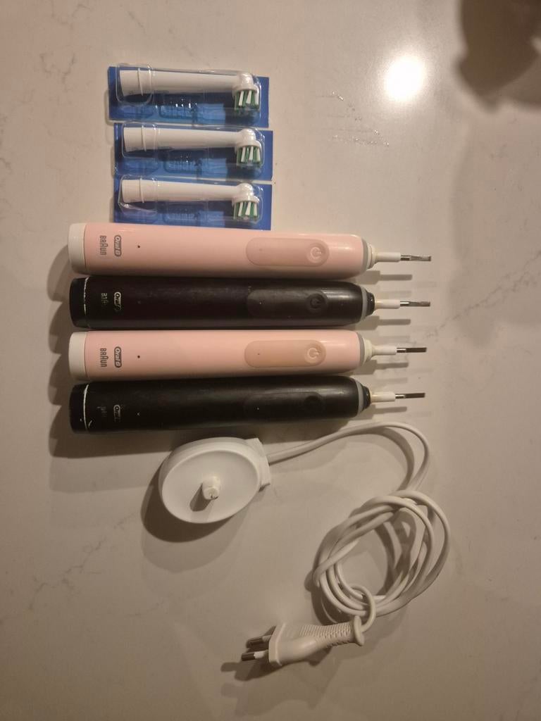 4 Oral-B Elektrische Tandenborstels, Ophalen of Verzenden, Gebruikt, Mondverzorging