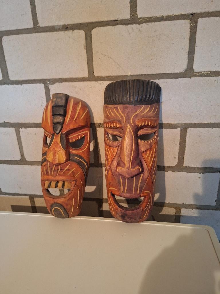 Mascaras africanas, Ophalen