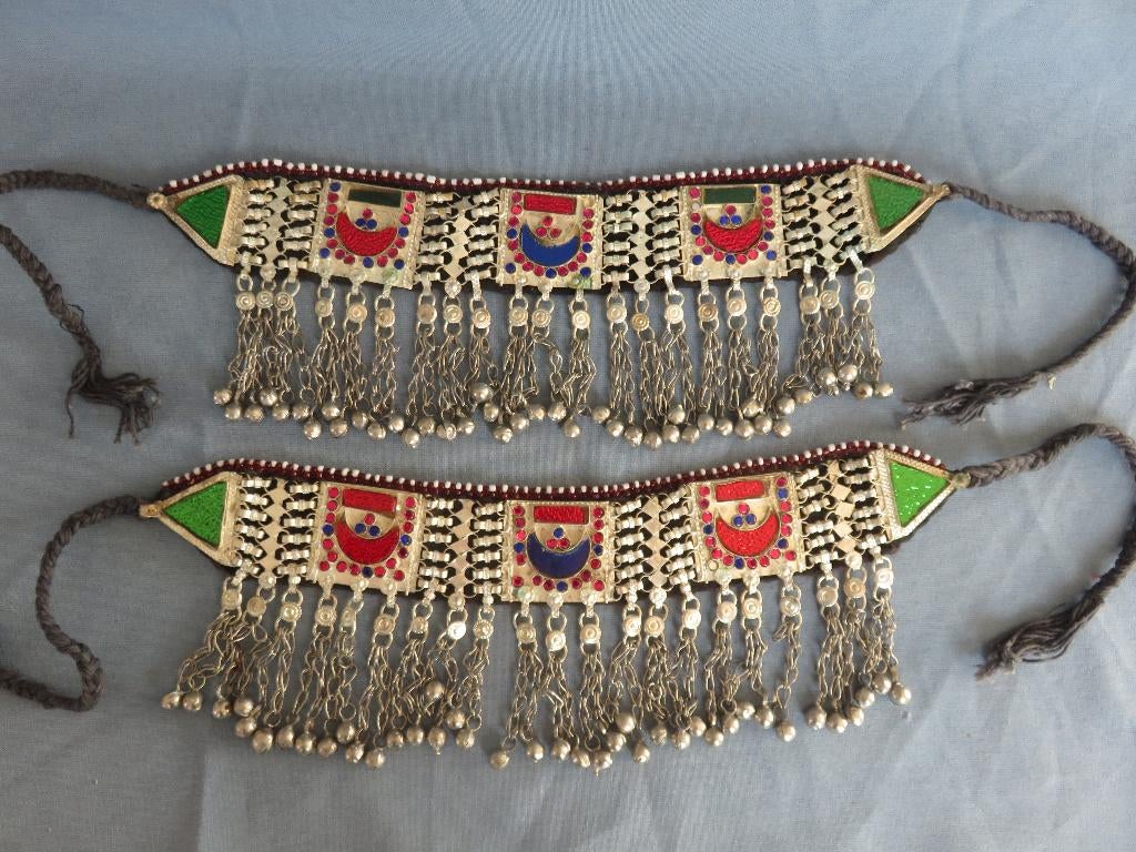 Diadeem met inleg in witmetaal en hangers - 20e eeuw, Antiek en Kunst, Curiosa en Brocante, Ophalen of Verzenden