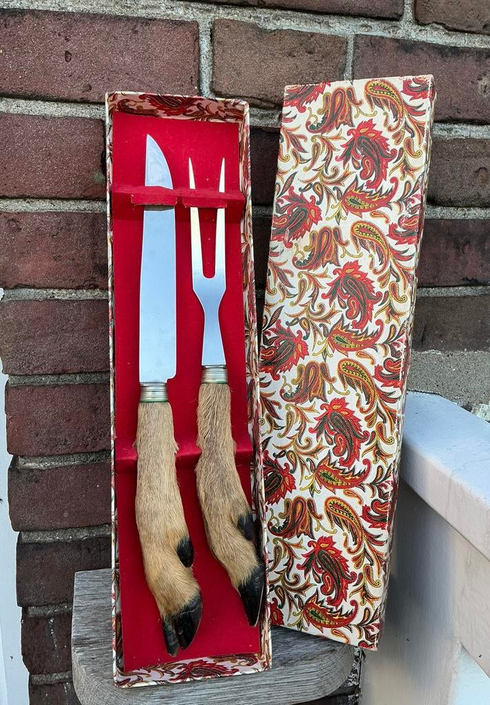 Set om vlees te snijden met als heft 2 opgezette hertenpoten, Ophalen of Verzenden