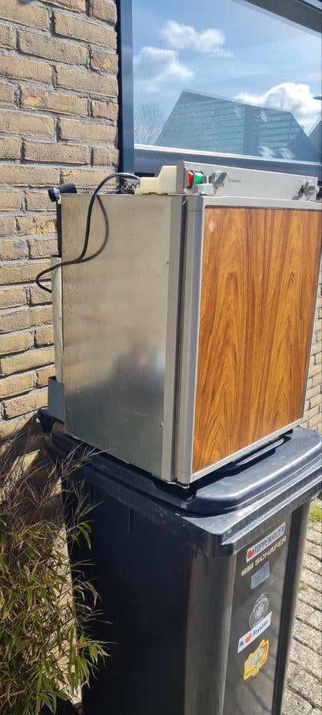 Dometic koelkast 12v 220v en gas voor boot of caravan, Ophalen, Zo goed als nieuw, Kombuis en Sanitair