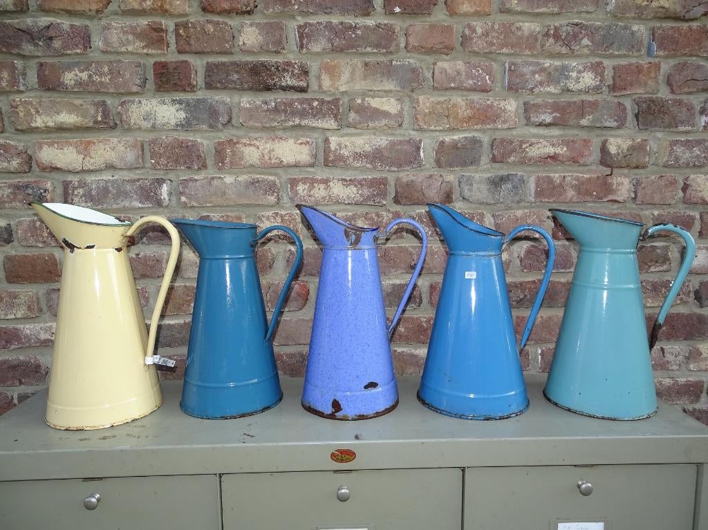 emaillen kan waterkan maatkan melkkan, Ophalen