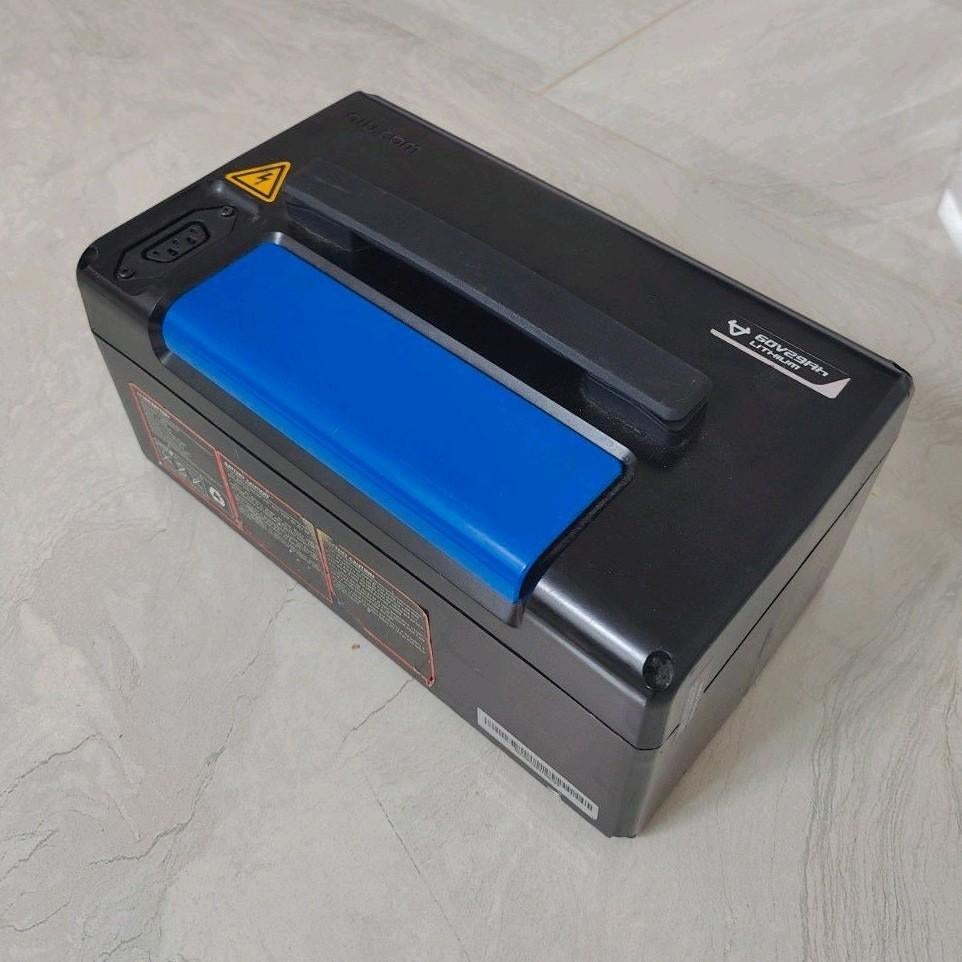 Defecte Niu n1s Accu n 1 s voor onderdelen of reparatie., Ophalen of Verzenden, Niet werkend