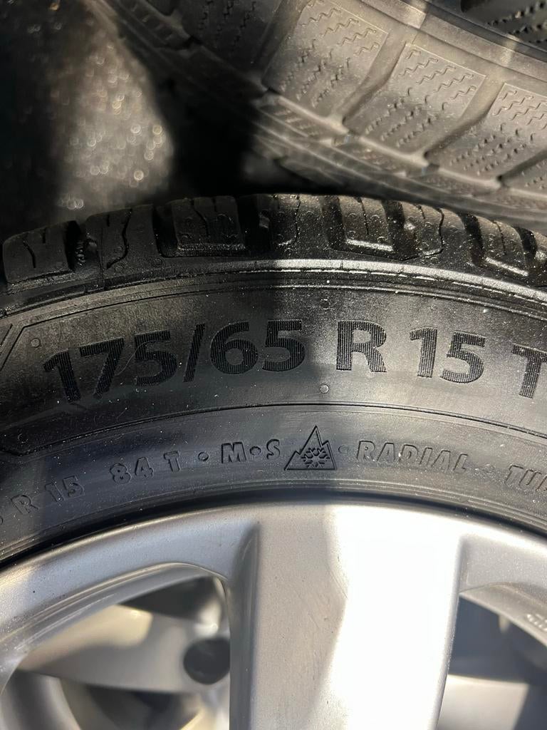 15" winterset Suzuki Ignis 175/65/R15, Ophalen, Gebruikt, 15 inch, 175 mm