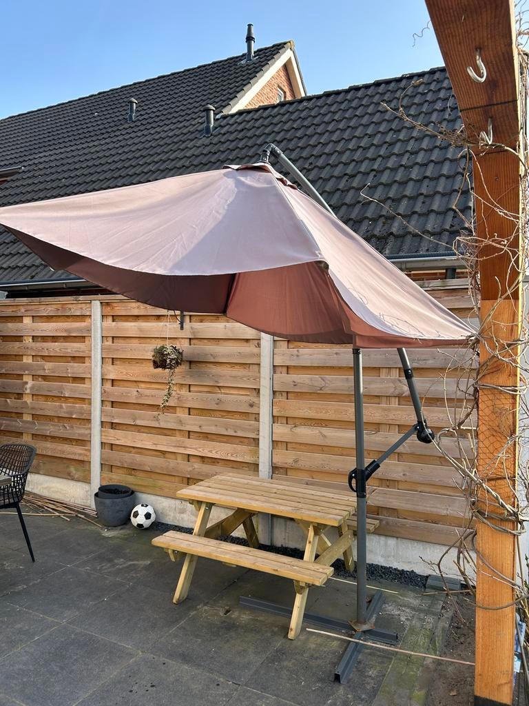 Zweefparasol - Grijs - Kantelbaar en verstelbaar, Tuin en Terras, Parasols, Ophalen, Gebruikt, Kantelbaar, 2 tot 3 meter