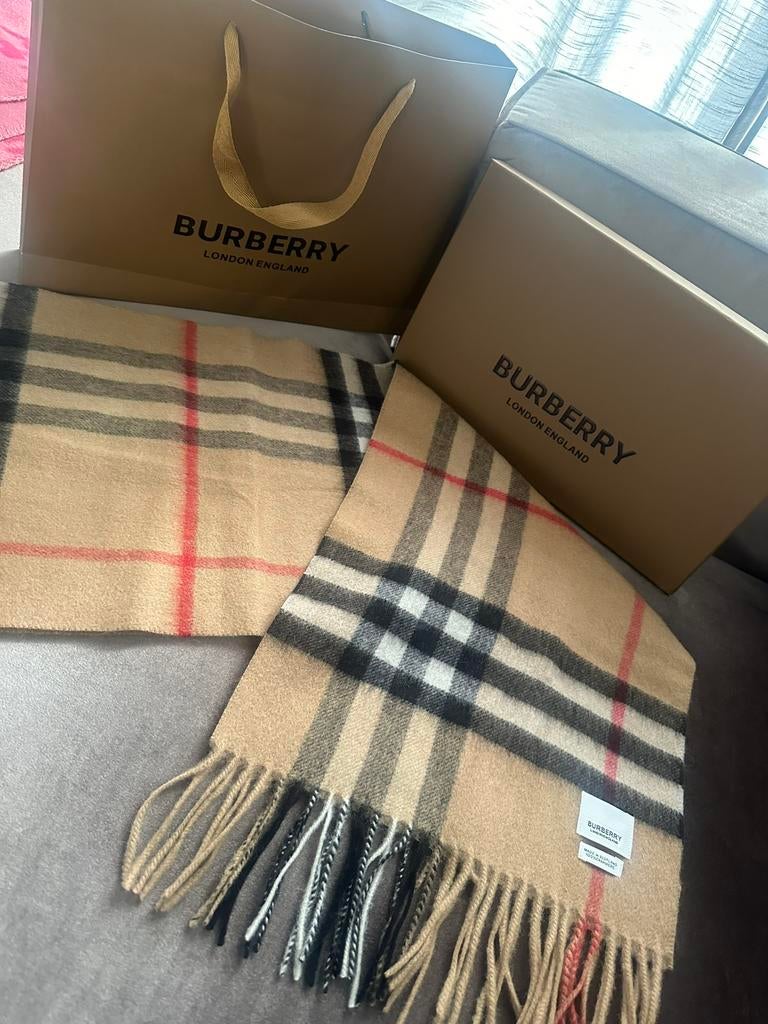 Burberry london sjaal nieuw met verpakking, Kleding | Heren, Ophalen of Verzenden, Zo goed als nieuw, Overige maten, Sjaal