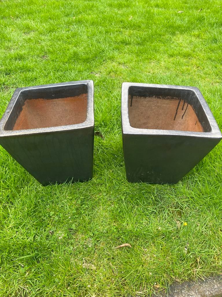 Twee grote, zware buitenpotten / bloembakken, Ophalen, Gebruikt, Minder dan 60 cm, Vierkant