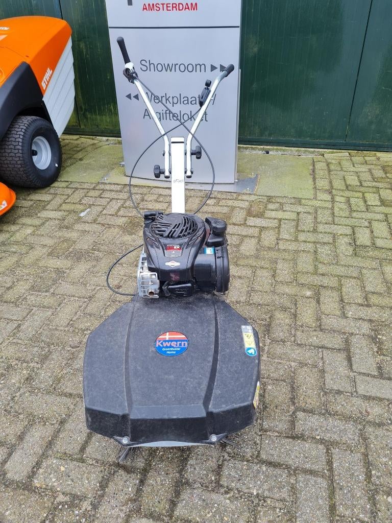 KWERN 55O HOME onkruidborstel met garantie, Ophalen of Verzenden, Zo goed als nieuw, Bezem, Kwern