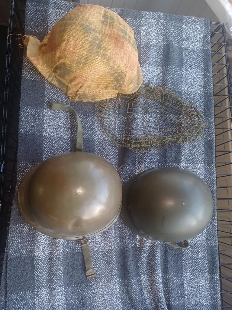 Legerhelm met binnenhelm en camouflagehoes, Verzamelen, Ophalen of Verzenden, Landmacht, Nederland, Helm of Baret